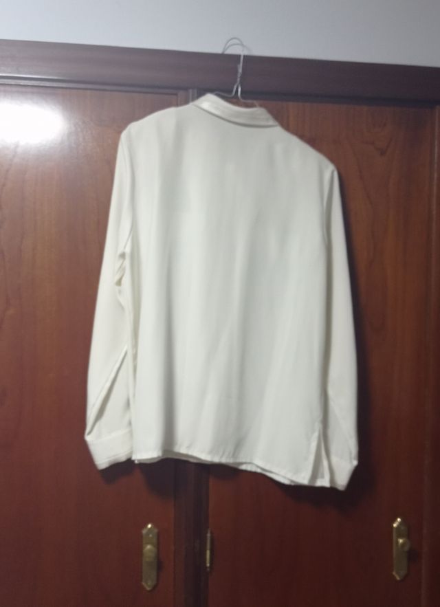 Blusa beige manga larga
