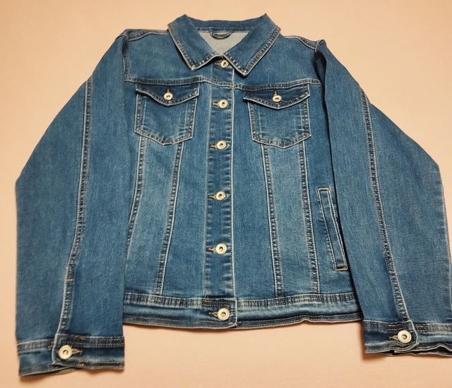 Chaqueta vaquera azul chica