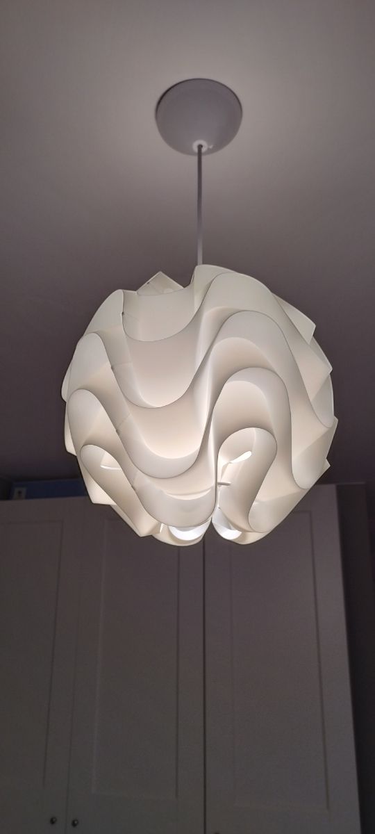 Lámpara colgante blanca de plástico