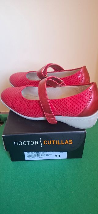 Manoletina Doctor Cutillas roja n°38 calza amplio.