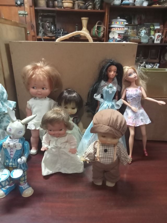 Muñecas y juguetes antiguos