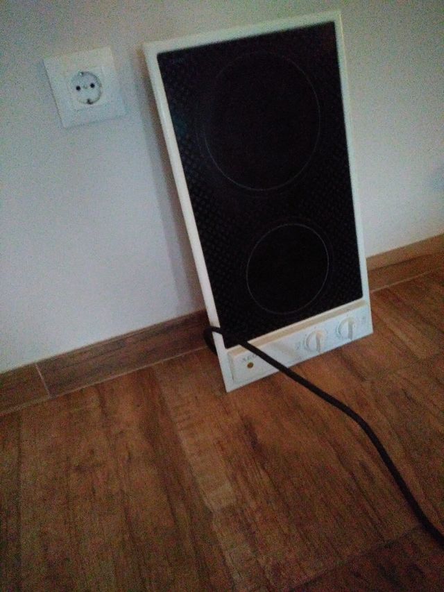 Vitrocerámica 2 fuegos marca AEG Enchufe incluido