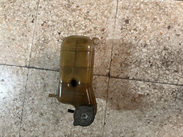 Mercedes 190E W201 deposito liquido refrigerante!!