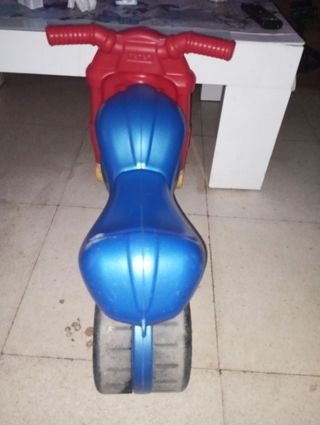 Moto correpasillos infantil