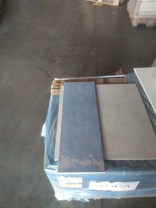 Gran almacén de azulejos en Alcalá de Guadaira