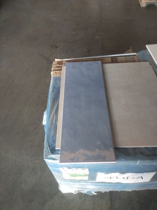 Gran almacén de azulejos en Alcalá de Guadaira