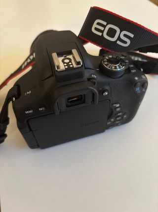 Cámara Canon EOS 750D