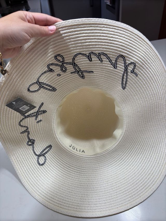 Pamela 'Don't Disturb'