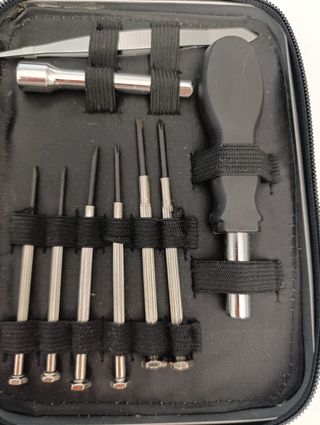 Kit cacciaviti e pinze nuovo