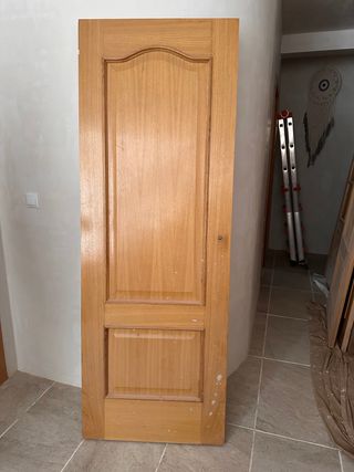 Puertas madera maciza