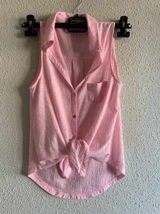 Blusa rosa sin mangas