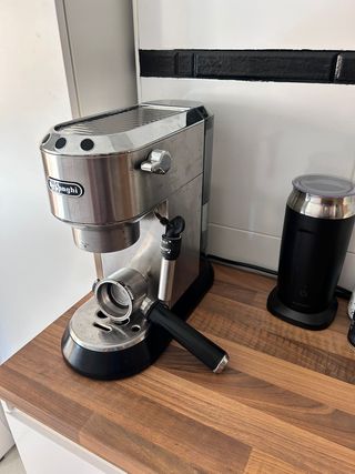 Cafetera Espresso De'Longhi ECKG6821