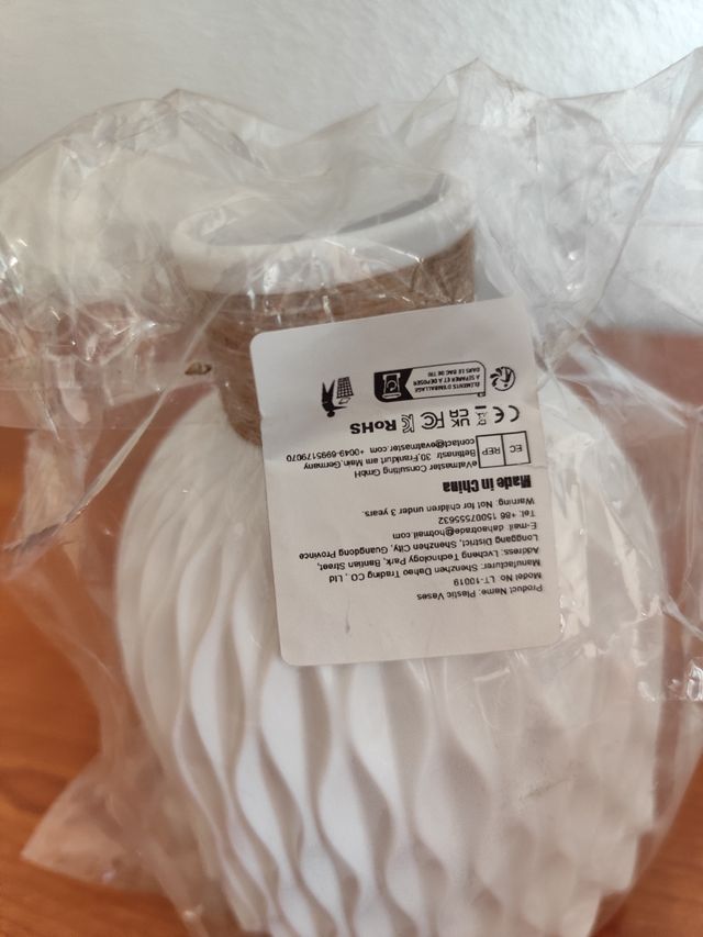 Jarrón blanco de plástico - Decoración hogar