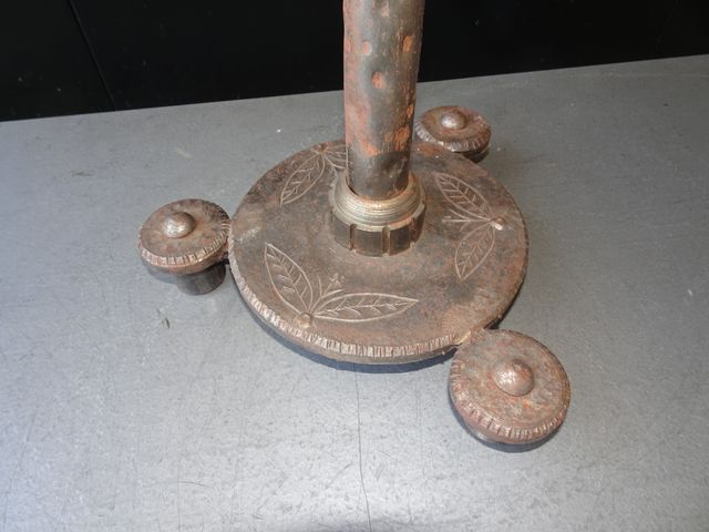 Mesa Auxiliar Brutalista en Hierro Forjado