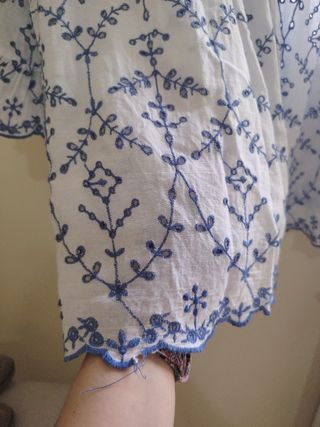 Blusa blanca bordada - Azul y blanco