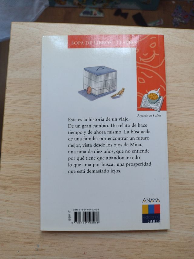 Lejos. Teatro, diálogos. Sopa De Libros / Books.