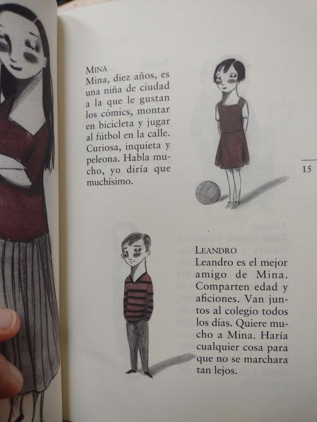 Lejos. Teatro, diálogos. Sopa De Libros / Books.