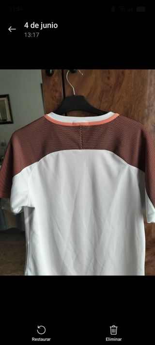 Camiseta Adidas blanca y naranja