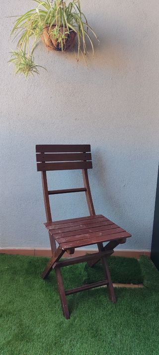 Silla madera marrón
