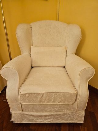 Poltrona in tessuto bianco avorio
