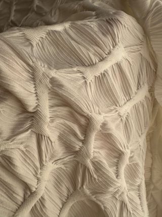 Blusa Uterqüe blanco roto fruncida