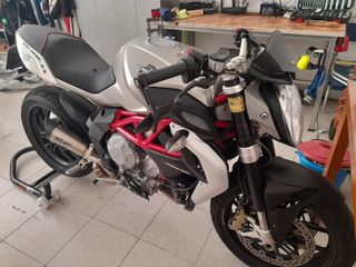 MV Agusta Brutale - Moto
