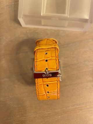 Reloj Solè Mujer Amarillo