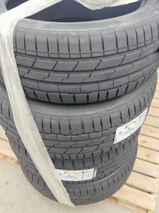 Neumáticos Hankook nuevos 225/50r18
