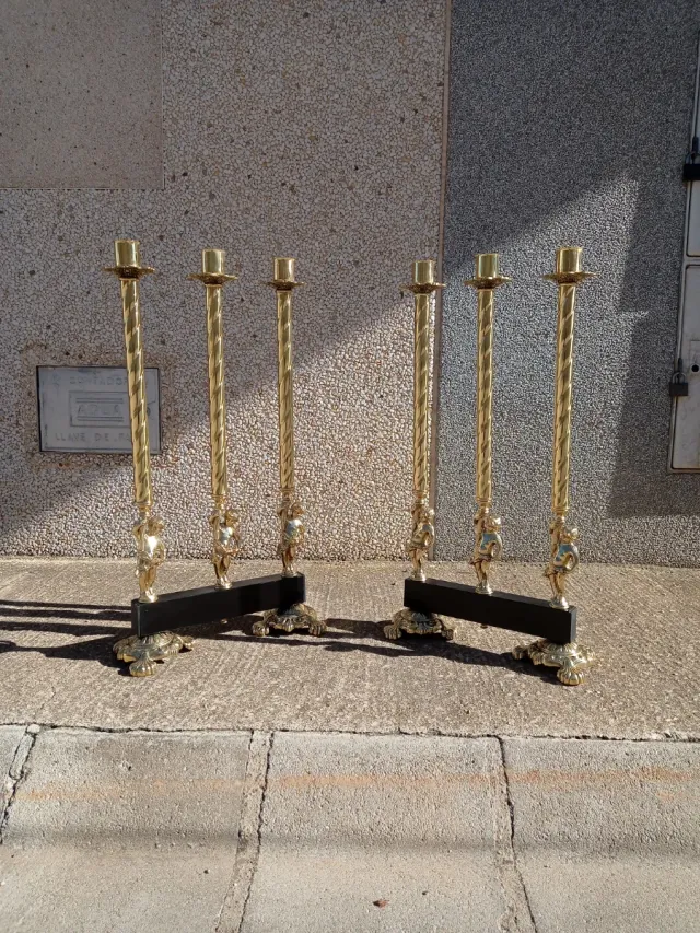 2 Candeleros bronce iglesia - dorados