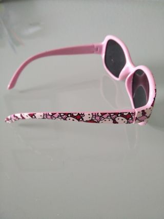 Lote de gafas de sol para niña.