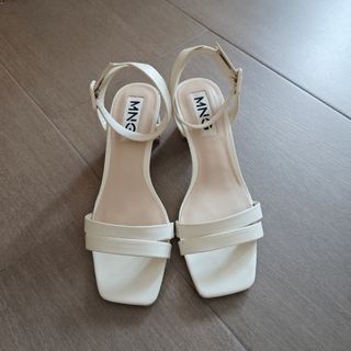 Sandalias Mango blancas tacón bajo 38