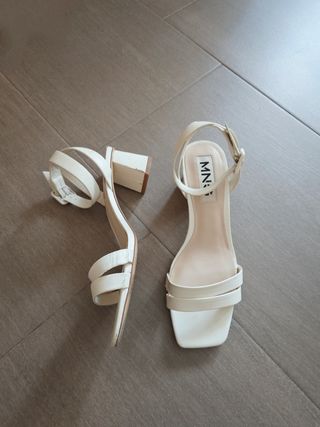 Sandalias Mango blancas tacón bajo 38