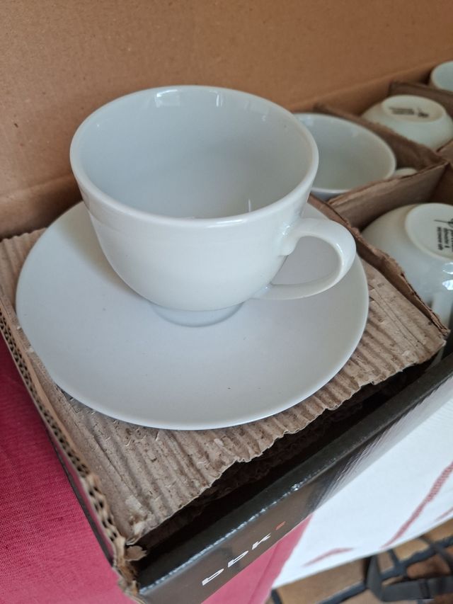 Juego 6 tazas + 6 platos porcelana