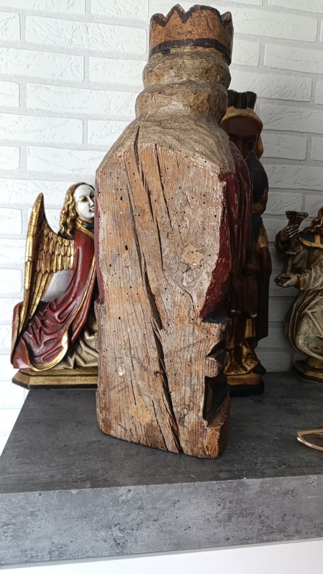 Vergine romanica policroma