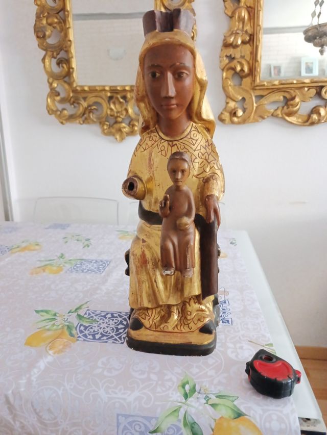 Madonna col Bambino in stile romanico policromo