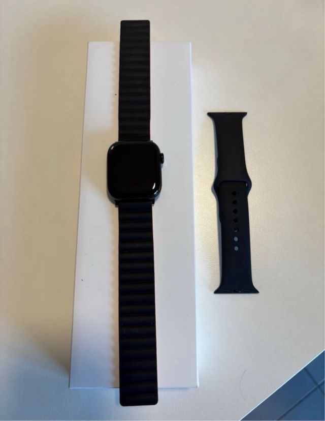 Apple Watch Serie 10 42mm GPS + Celular - Negro