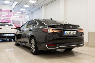 Lexus ES 2021