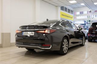 Lexus ES 2021