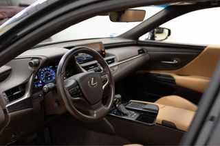 Lexus ES 2021