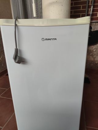 Mini nevera Mantra - Nueva
