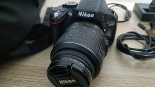 Cámara Nikon D5100 + accesorios