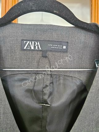 Chaleco hebilla espalda gris zara