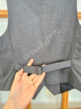 Chaleco hebilla espalda gris zara