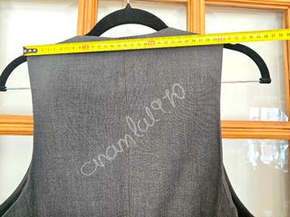 Chaleco hebilla espalda gris zara