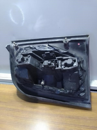 Piloto trasero derecho Nissan Micra (K11)
