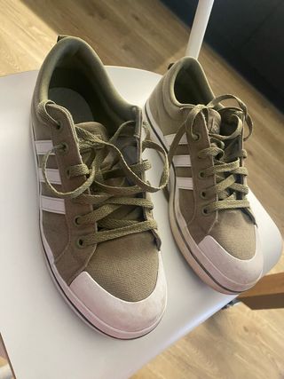 Zapatillas Adidas - Verde Oliva
