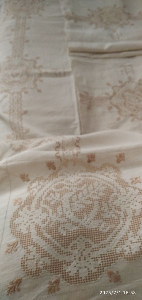 Conjunto de Roupa de Cama de Fios Bordados Filtire