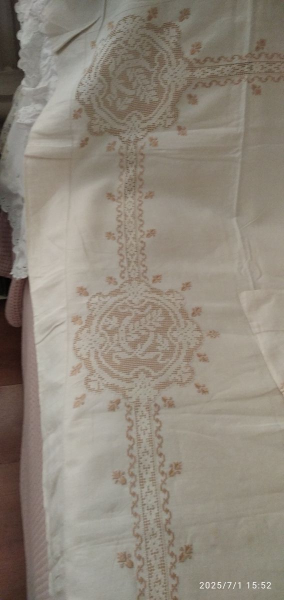 Conjunto de Roupa de Cama de Fios Bordados Filtire