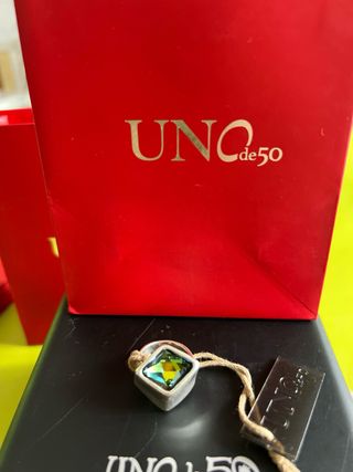 Anillo UNOde50 | Plata y Verde