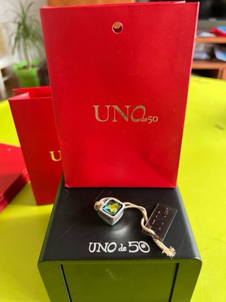 Anillo UNOde50 | Plata y Verde